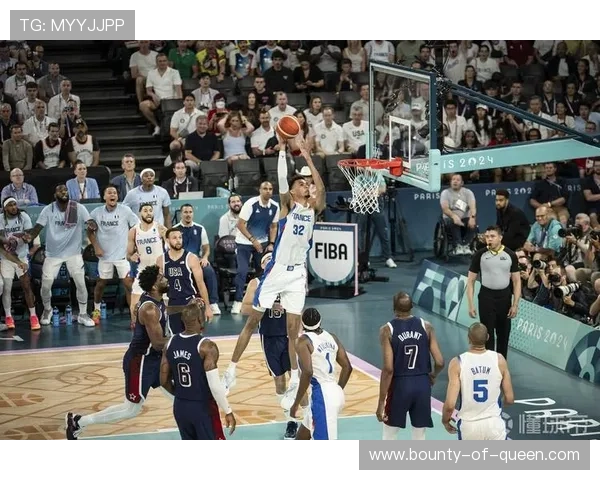 文班亚马半场轰19分10篮板并贡献6次失误展现全能表现