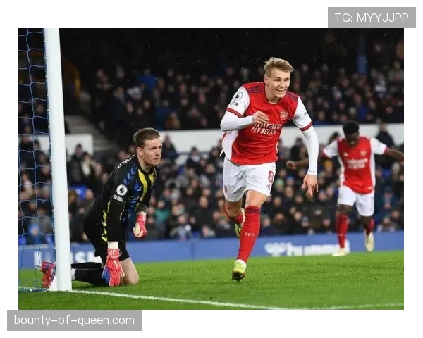 埃弗顿贝托头球扳平比分，盖伊传中精准找到进攻支点